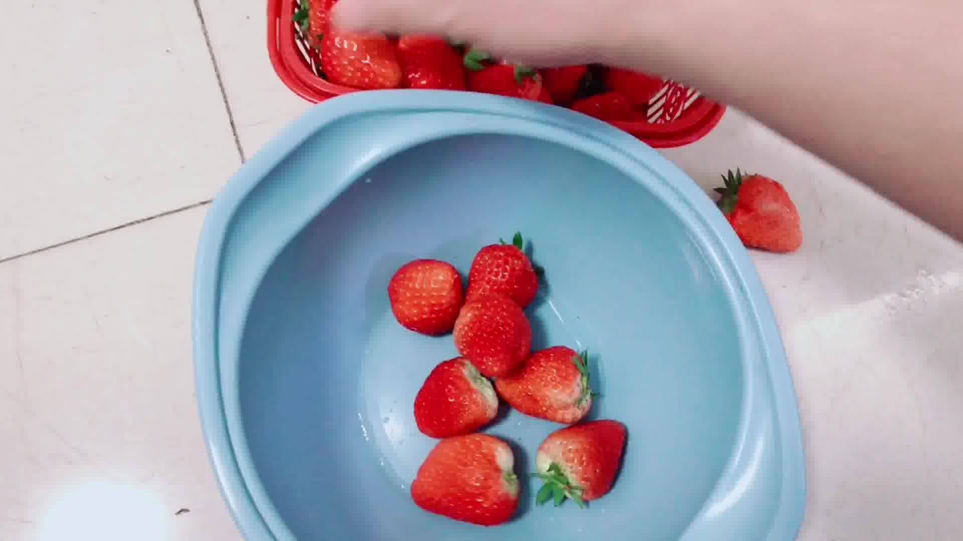 花68元装30斤草莓